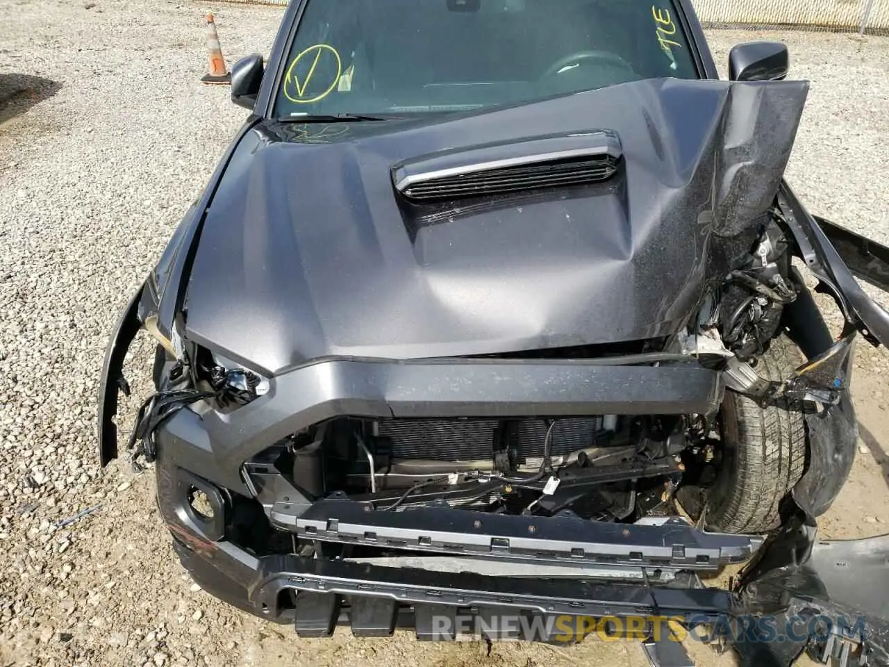 7 Photograph of a damaged car 5TFCZ5AN4LX240335 TOYOTA TACOMA 2020