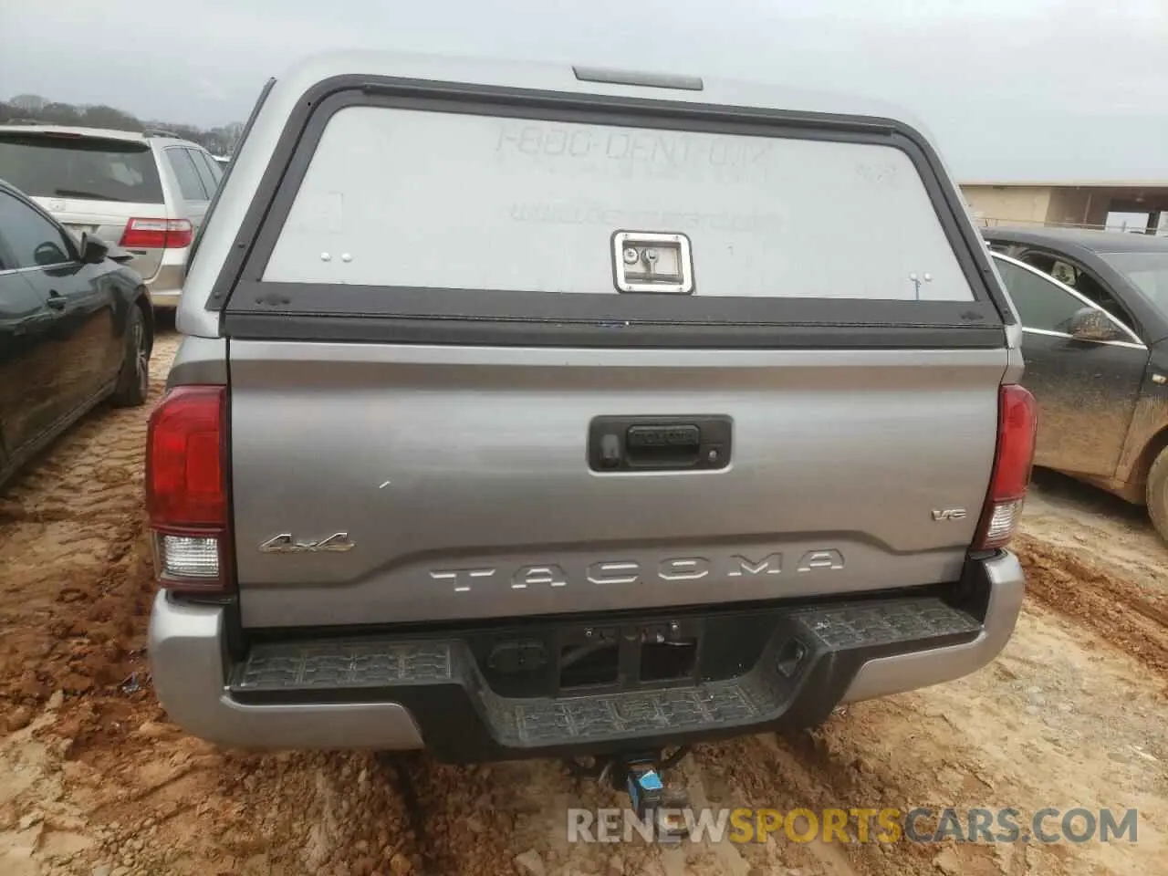 6 Photograph of a damaged car 5TFCZ5AN5LX231613 TOYOTA TACOMA 2020