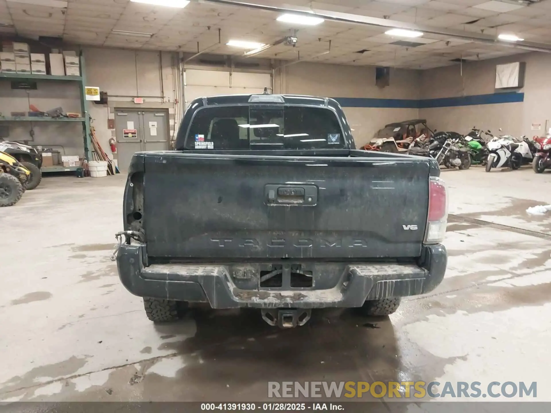 15 Photograph of a damaged car 5TFCZ5AN6LX226243 TOYOTA TACOMA 2020