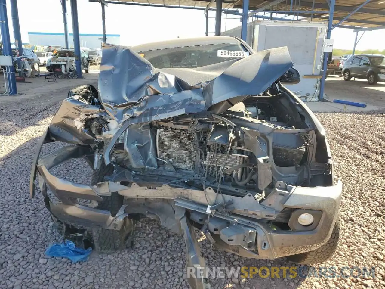 5 Photograph of a damaged car 5TFCZ5AN7LX217440 TOYOTA TACOMA 2020