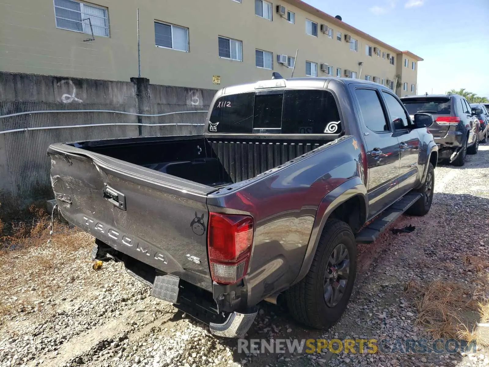 4 Photograph of a damaged car 5TFCZ5AN7LX240443 TOYOTA TACOMA 2020