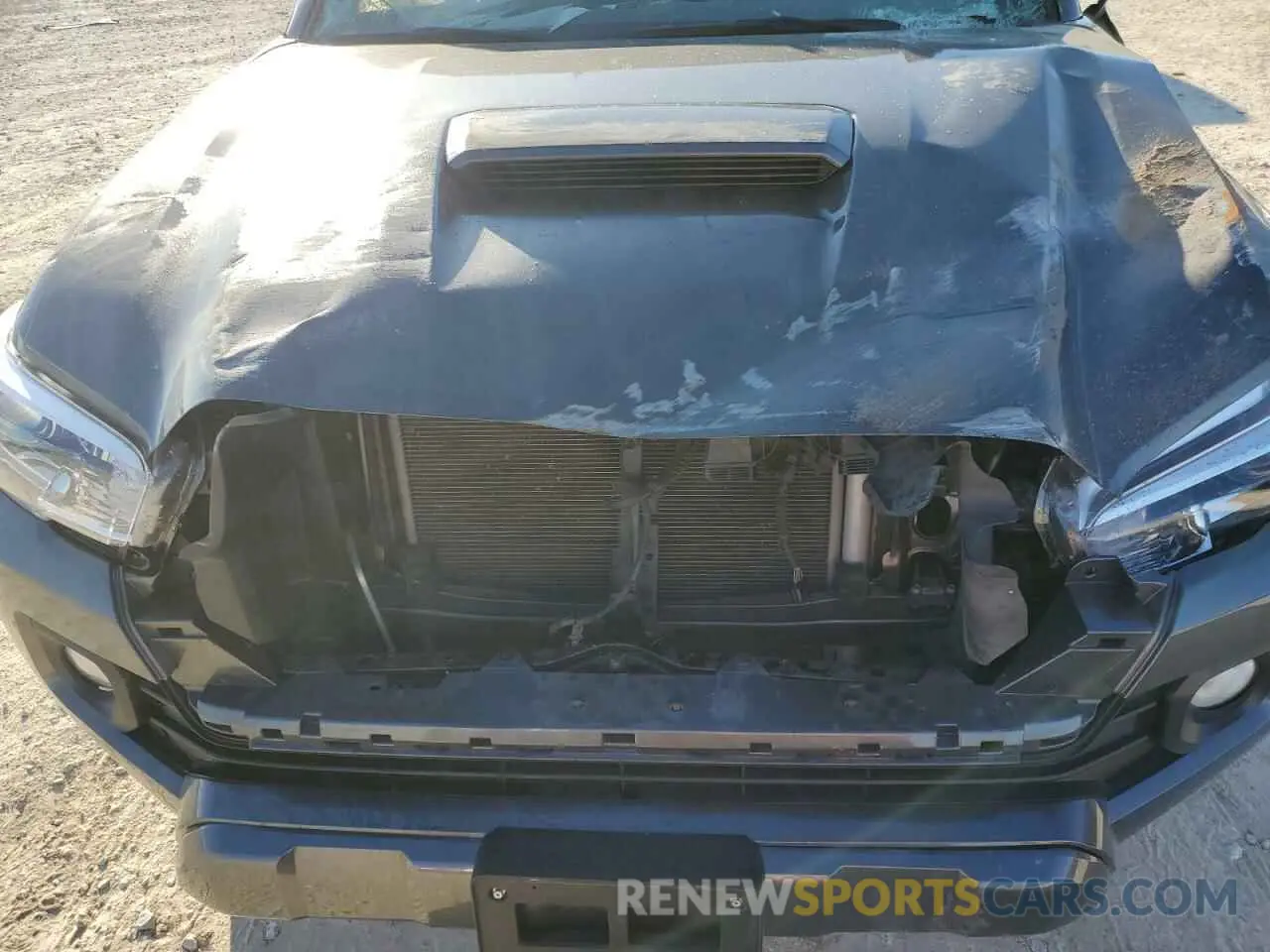 11 Photograph of a damaged car 5TFCZ5AN9LX236572 TOYOTA TACOMA 2020