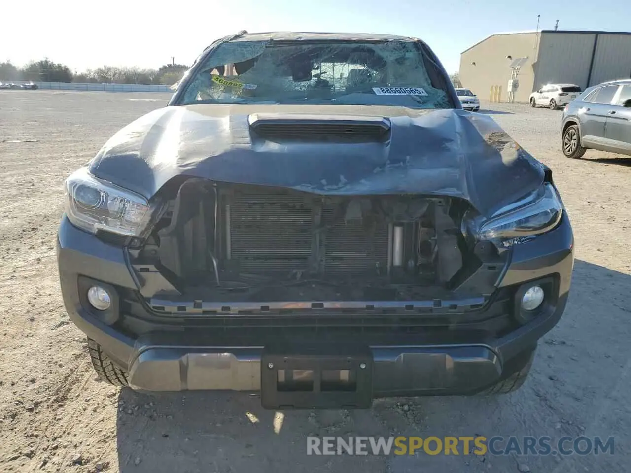 5 Photograph of a damaged car 5TFCZ5AN9LX236572 TOYOTA TACOMA 2020