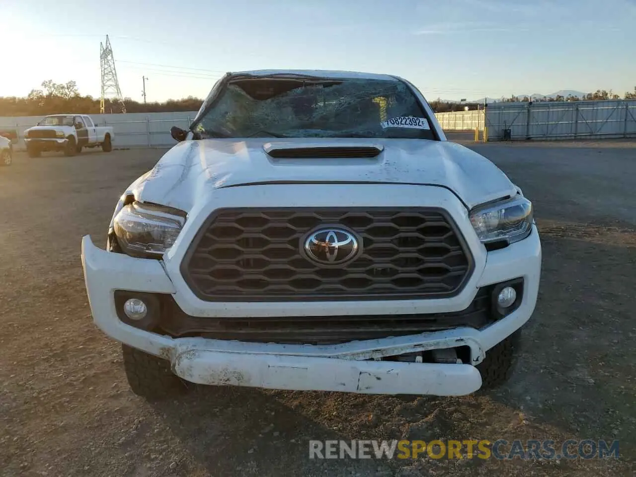 5 Photograph of a damaged car 5TFDZ5BN6LX049292 TOYOTA TACOMA 2020