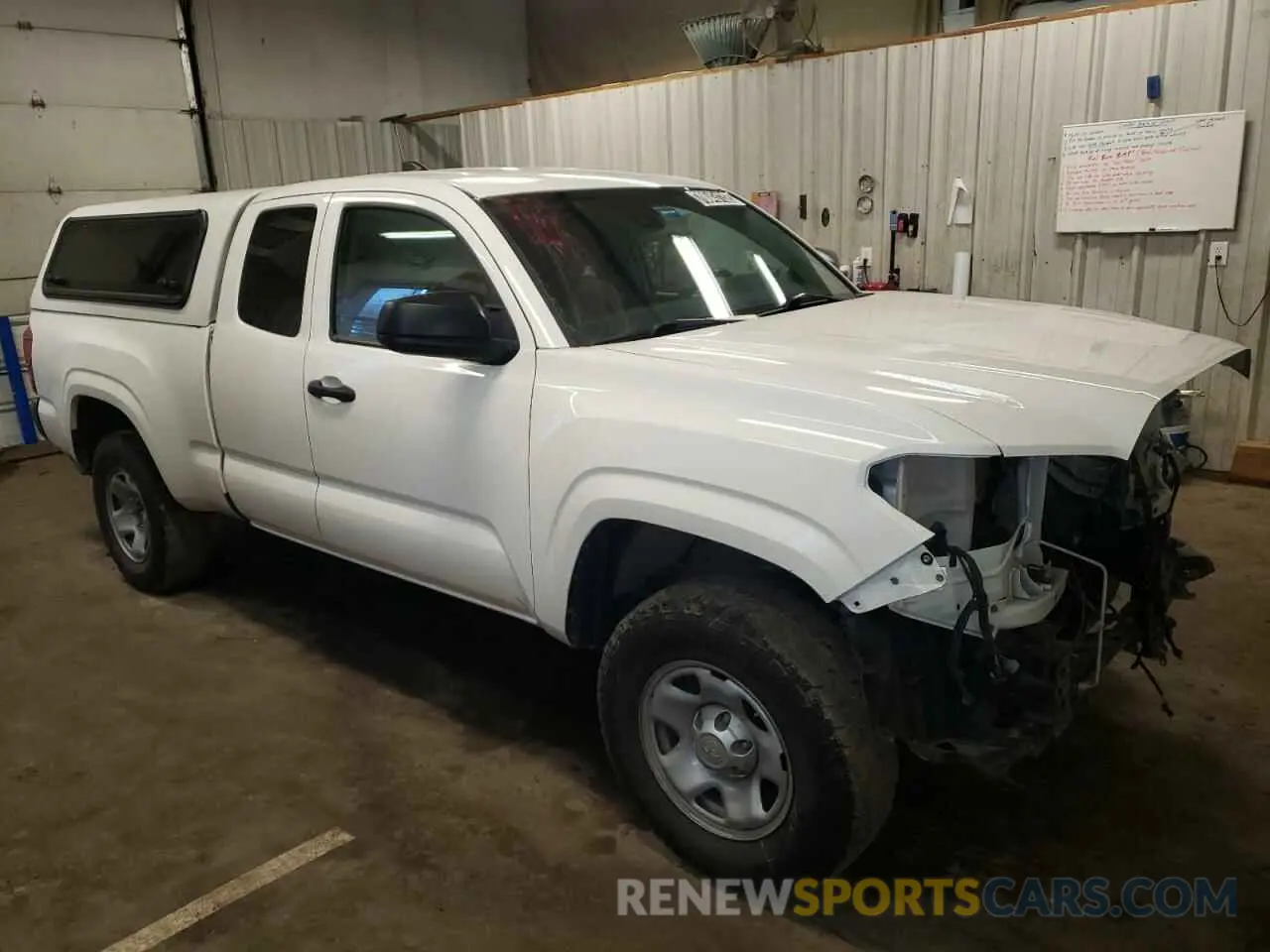 4 Photograph of a damaged car 5TFRX5GN2LX172091 TOYOTA TACOMA 2020