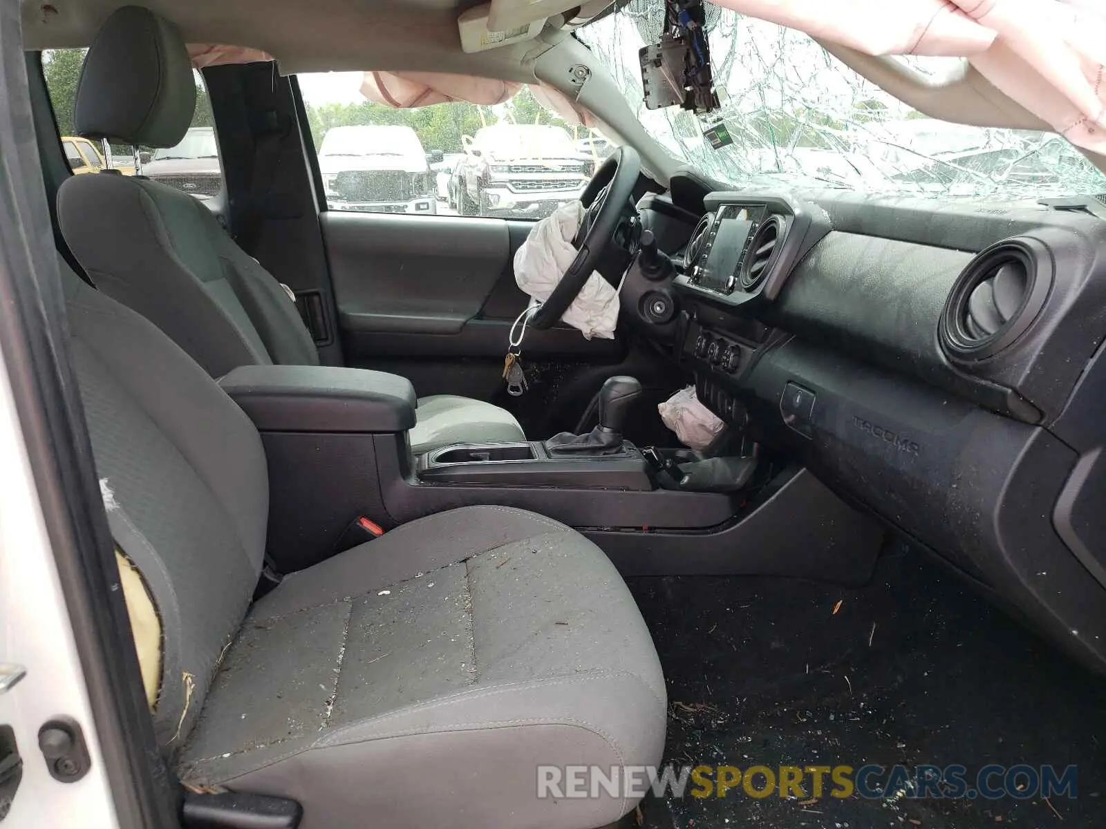 5 Photograph of a damaged car 5TFRX5GN4LX170620 TOYOTA TACOMA 2020