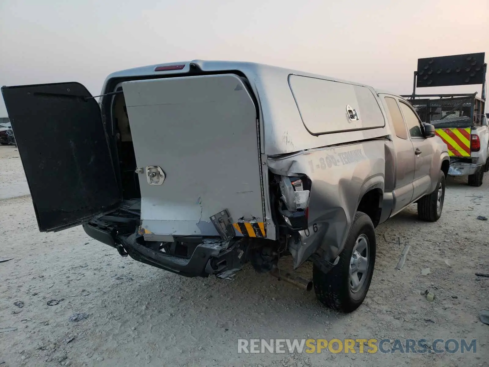 4 Photograph of a damaged car 5TFRX5GN4LX176627 TOYOTA TACOMA 2020