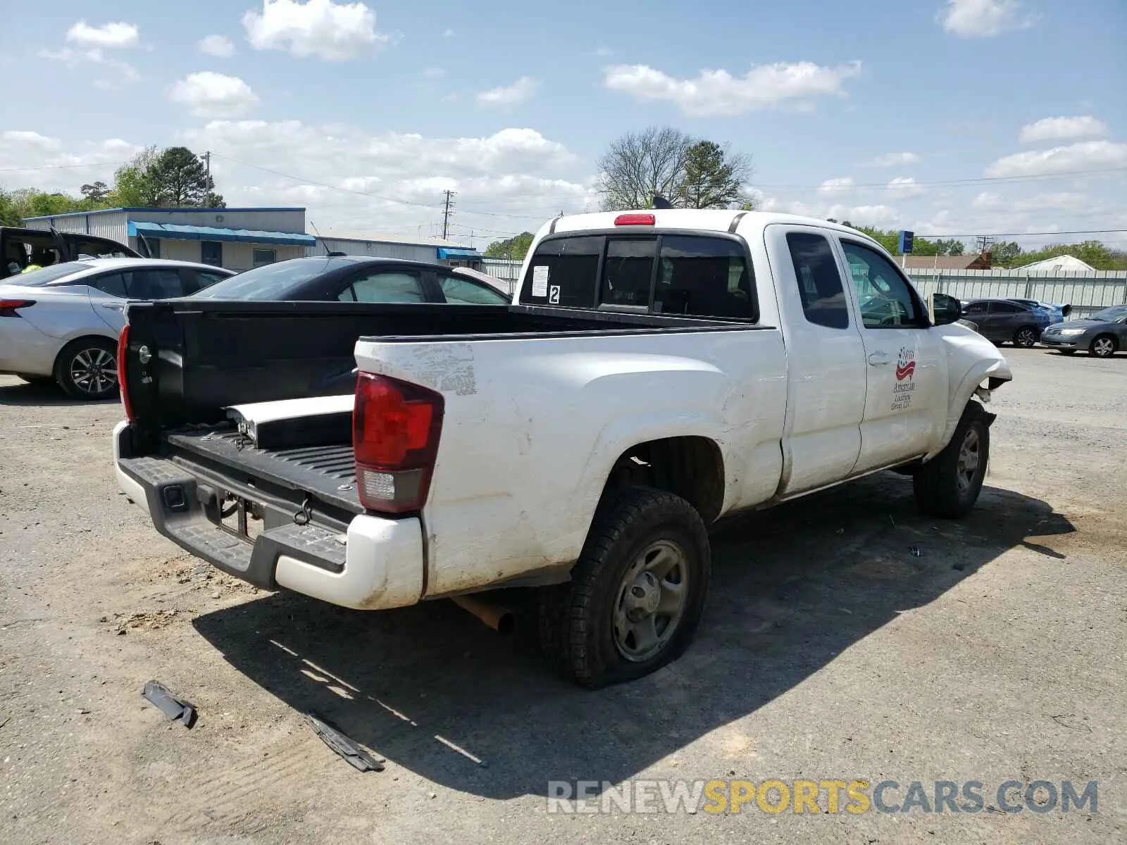4 Photograph of a damaged car 5TFRX5GN5LX171033 TOYOTA TACOMA 2020