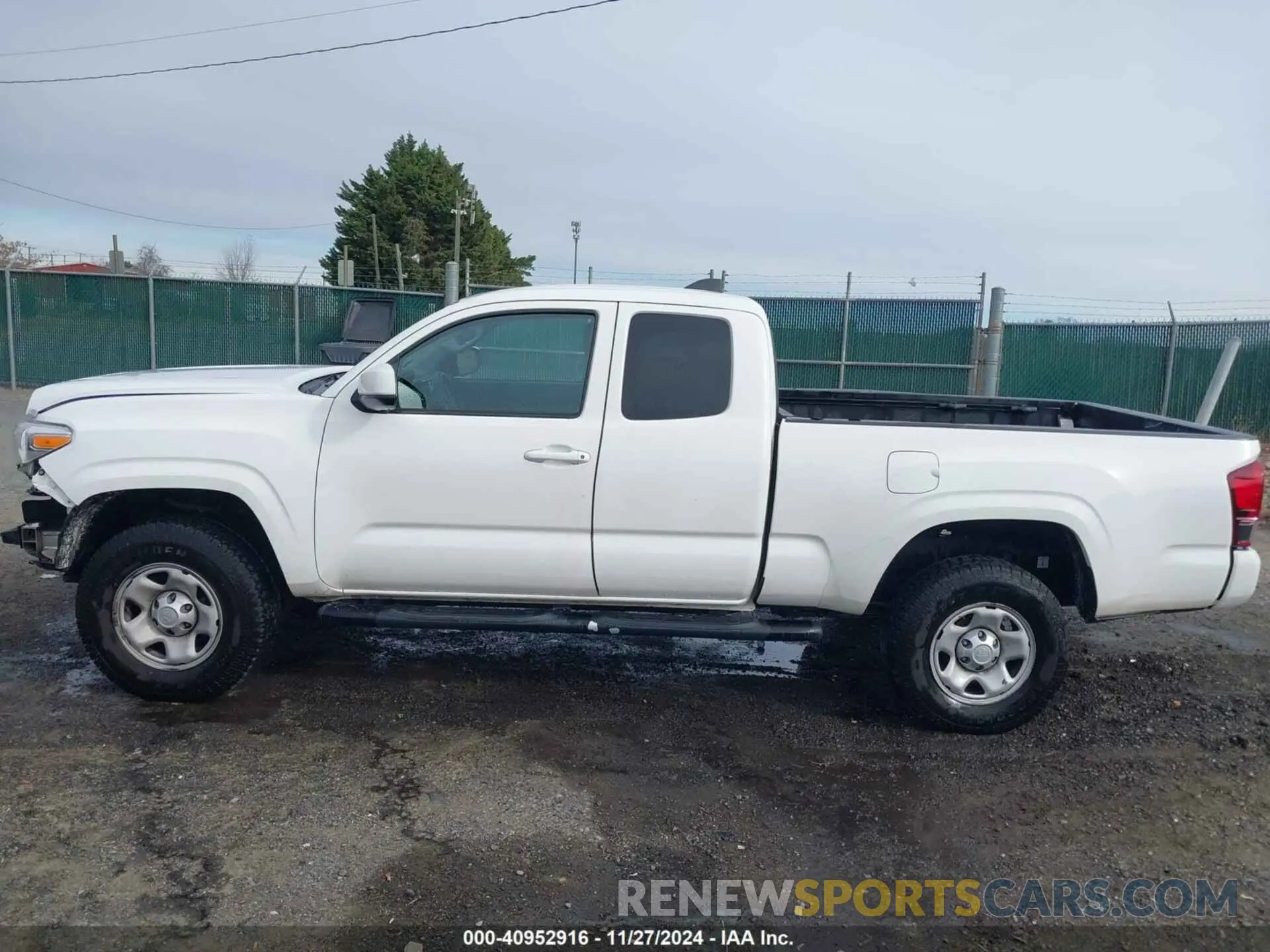 15 Photograph of a damaged car 5TFRX5GN5LX179908 TOYOTA TACOMA 2020