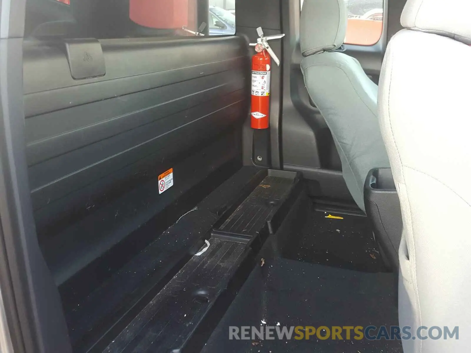 6 Photograph of a damaged car 5TFRX5GN9LX165980 TOYOTA TACOMA 2020