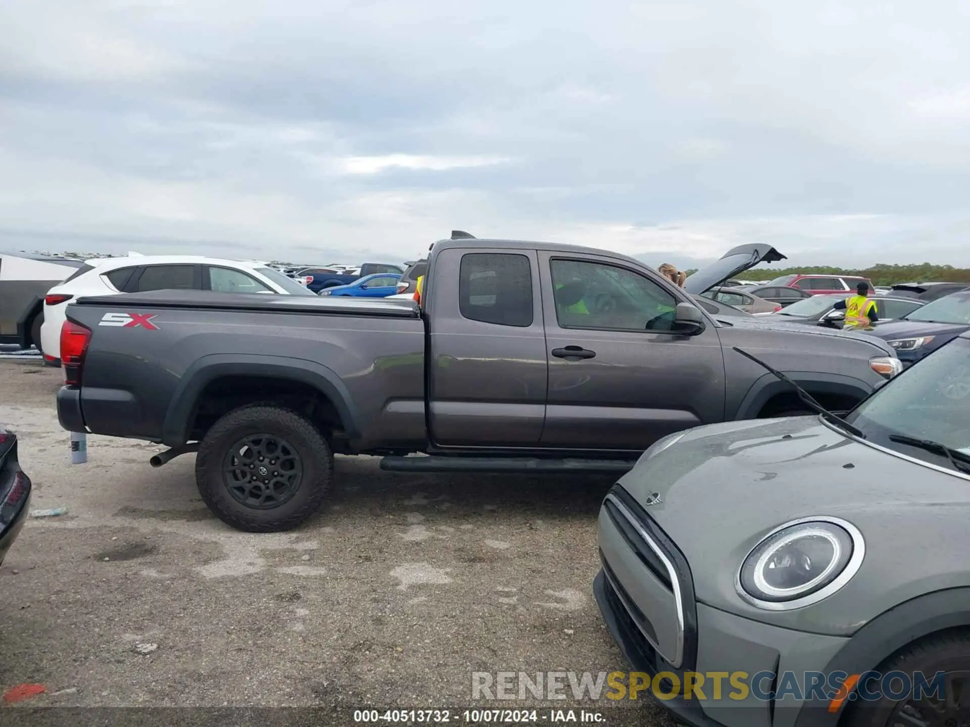 13 Photograph of a damaged car 5TFRZ5CN3LX089530 TOYOTA TACOMA 2020
