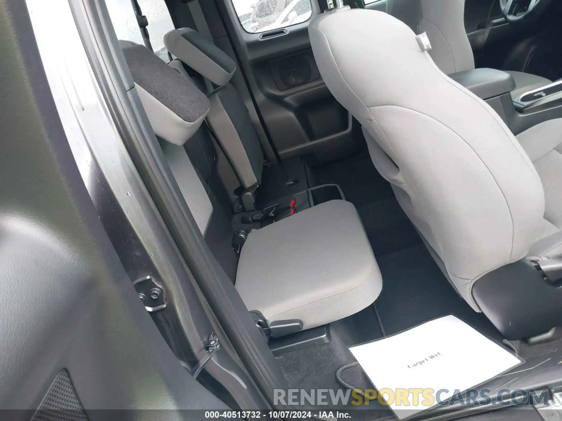 8 Photograph of a damaged car 5TFRZ5CN3LX089530 TOYOTA TACOMA 2020