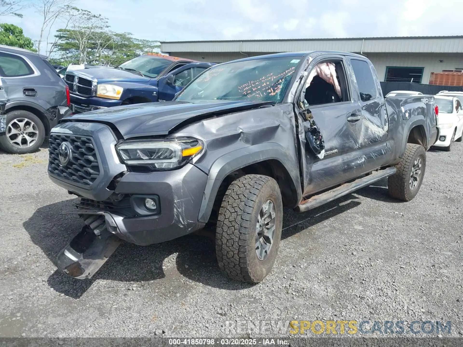 2 Фотография поврежденного автомобиля 5TFSZ5AN2LX222685 TOYOTA TACOMA 2020