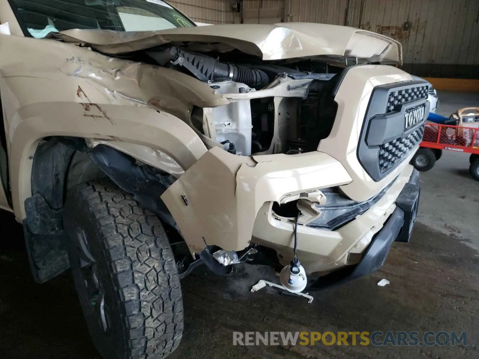 9 Photograph of a damaged car 5TFSZ5AN3LX219987 TOYOTA TACOMA 2020