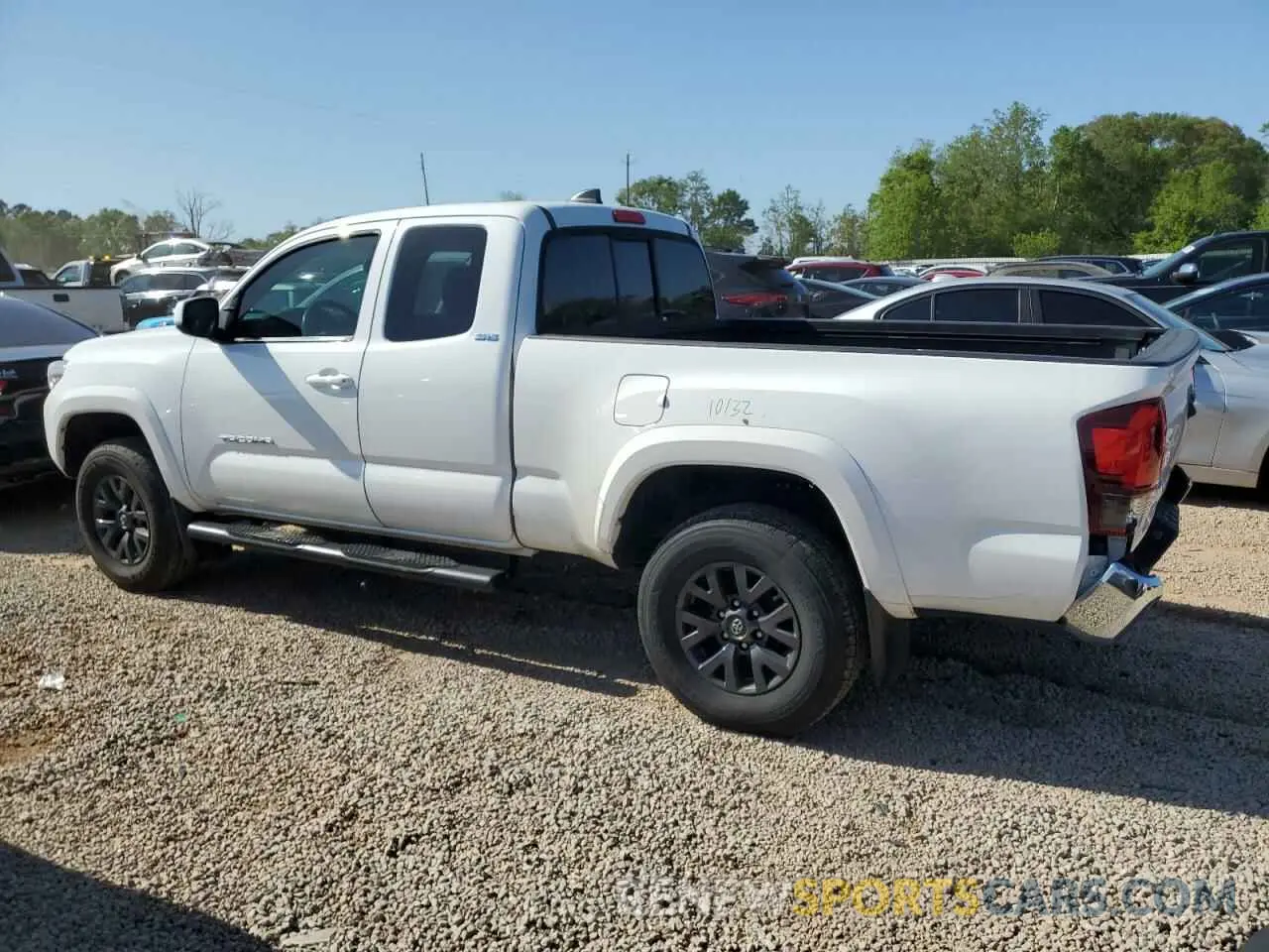2 Photograph of a damaged car 5TFSZ5AN7LX231656 TOYOTA TACOMA 2020