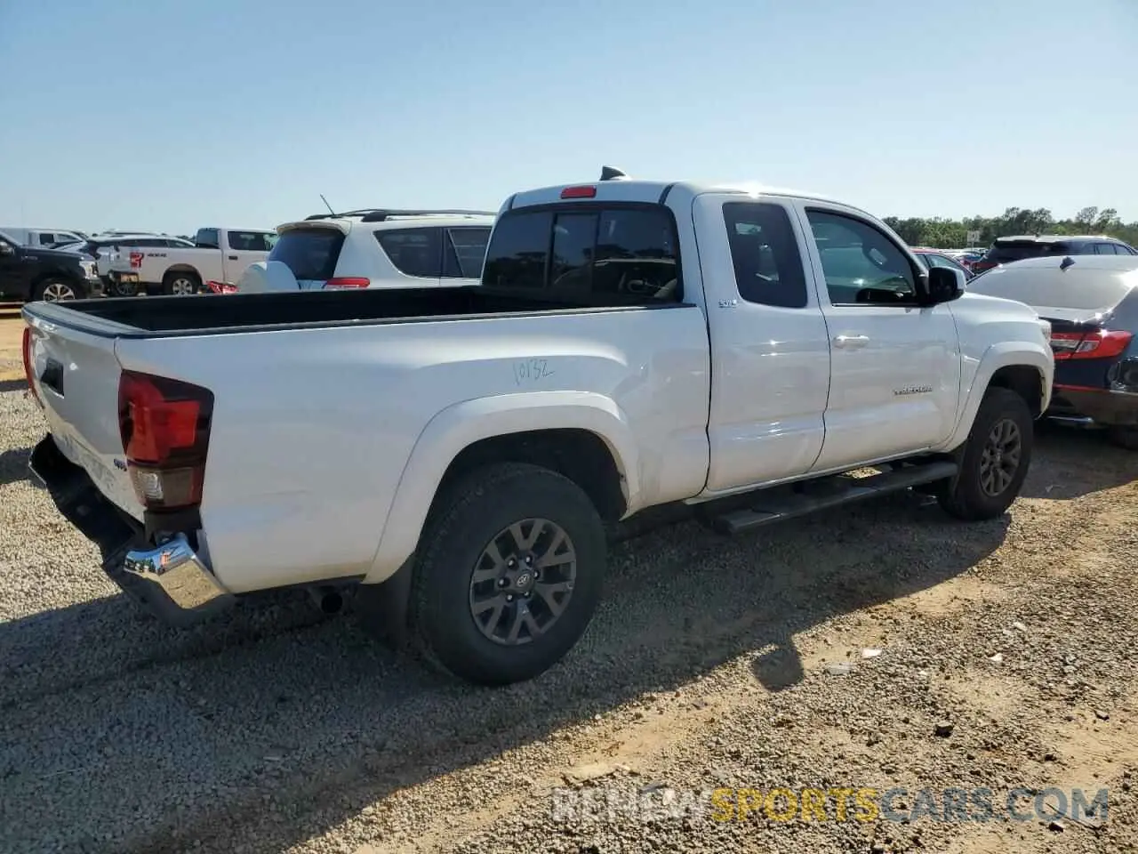 3 Photograph of a damaged car 5TFSZ5AN7LX231656 TOYOTA TACOMA 2020