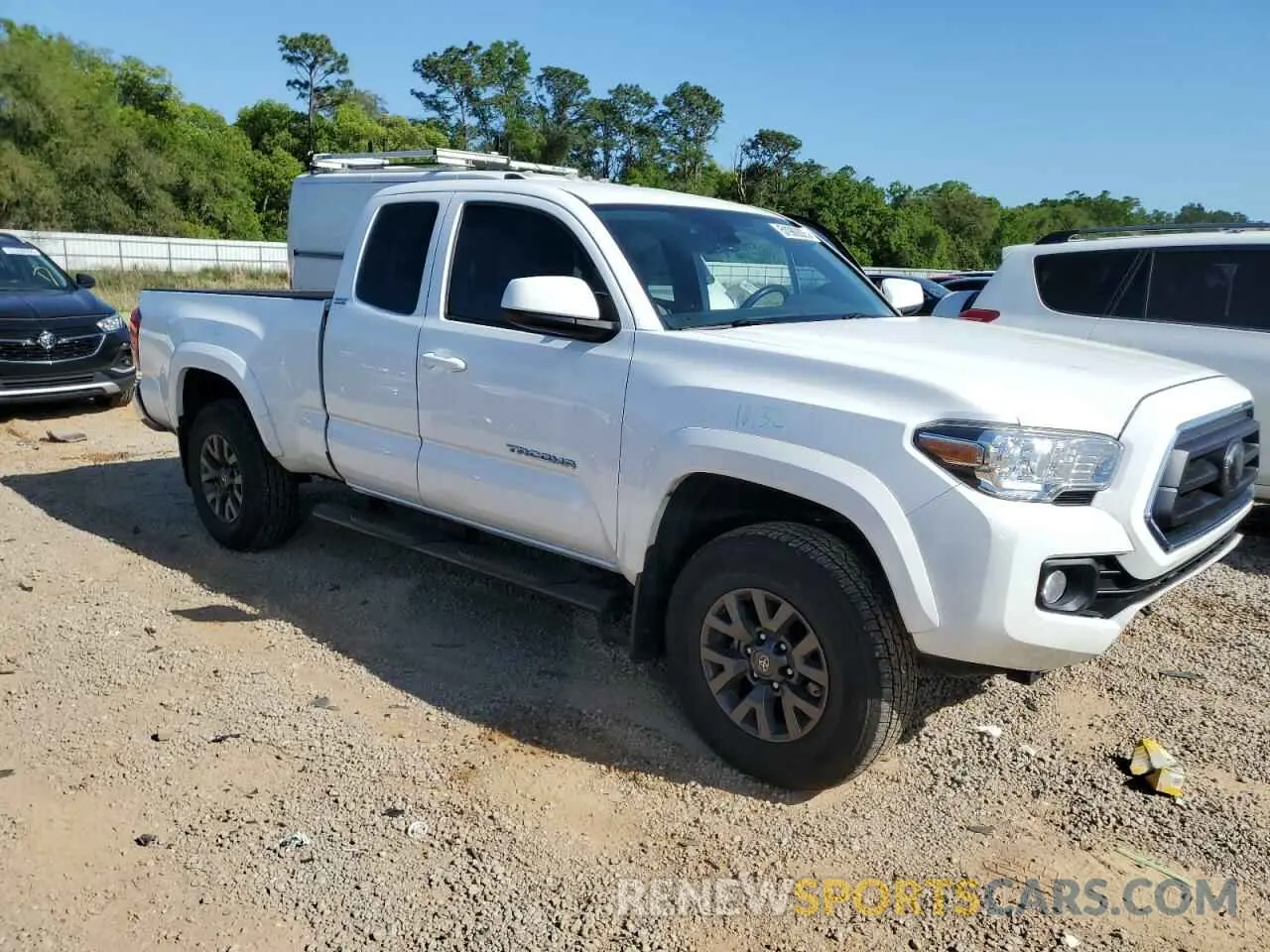 4 Photograph of a damaged car 5TFSZ5AN7LX231656 TOYOTA TACOMA 2020