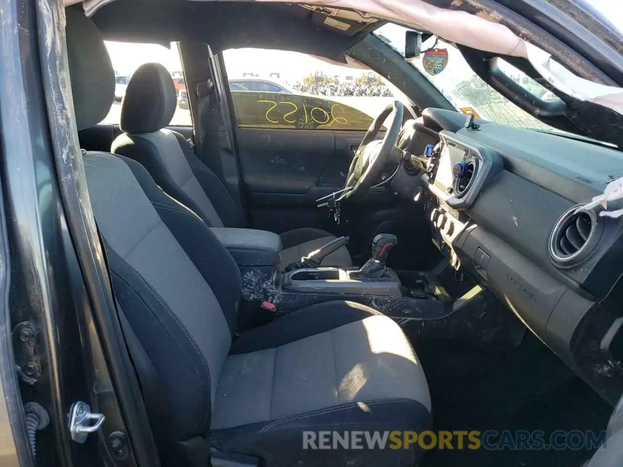 5 Photograph of a damaged car 3TMAZ5CN1MM147347 TOYOTA TACOMA 2021