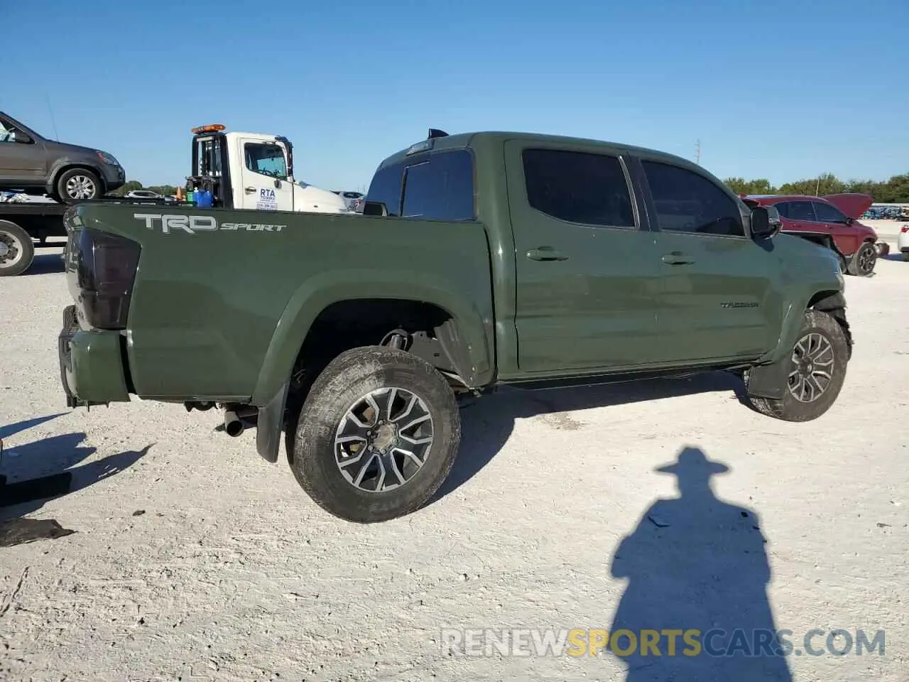 3 Фотография поврежденного автомобиля 3TMAZ5CN1MM154816 TOYOTA TACOMA 2021