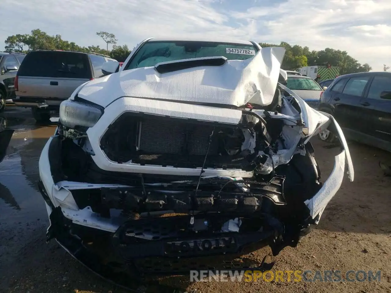 9 Photograph of a damaged car 3TMAZ5CN1MM159773 TOYOTA TACOMA 2021