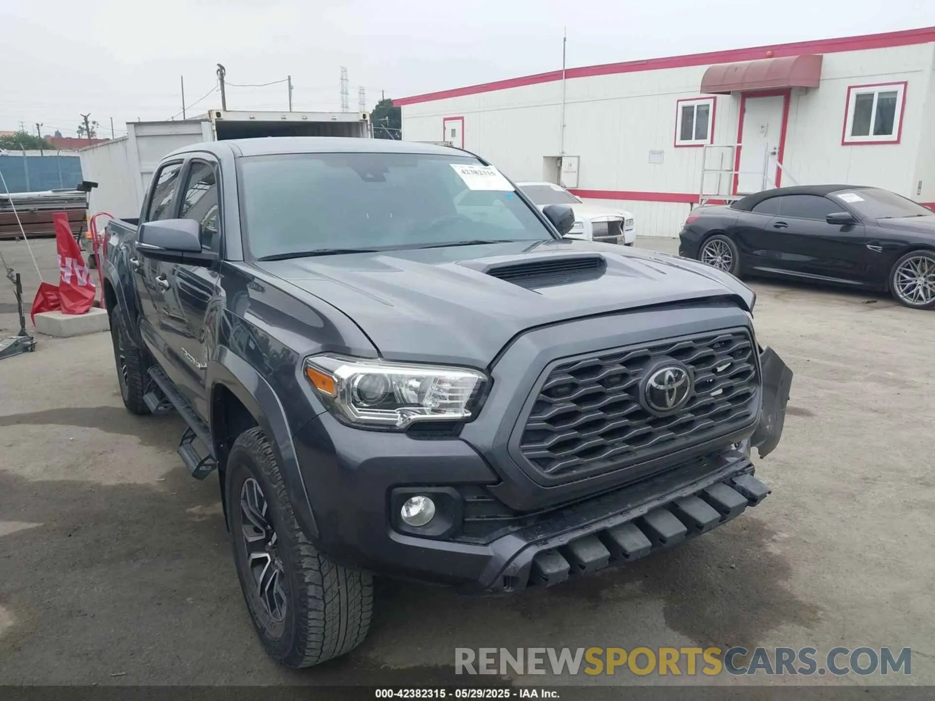 1 Фотография поврежденного автомобиля 3TMAZ5CN2MM142304 TOYOTA TACOMA 2021