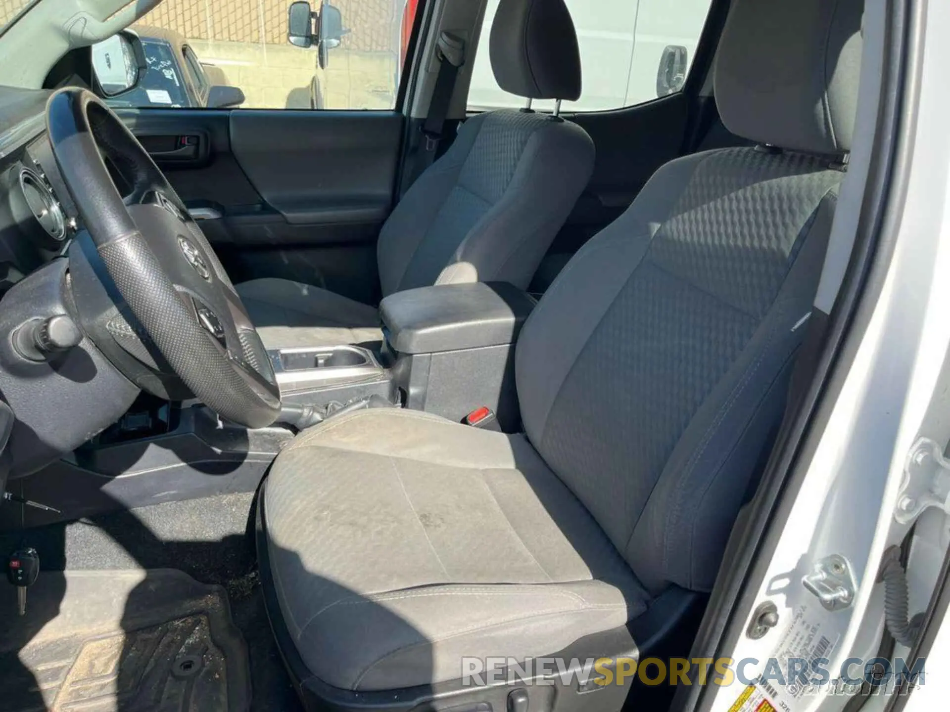 8 Фотография поврежденного автомобиля 3TMAZ5CN2MM150905 TOYOTA TACOMA 2021