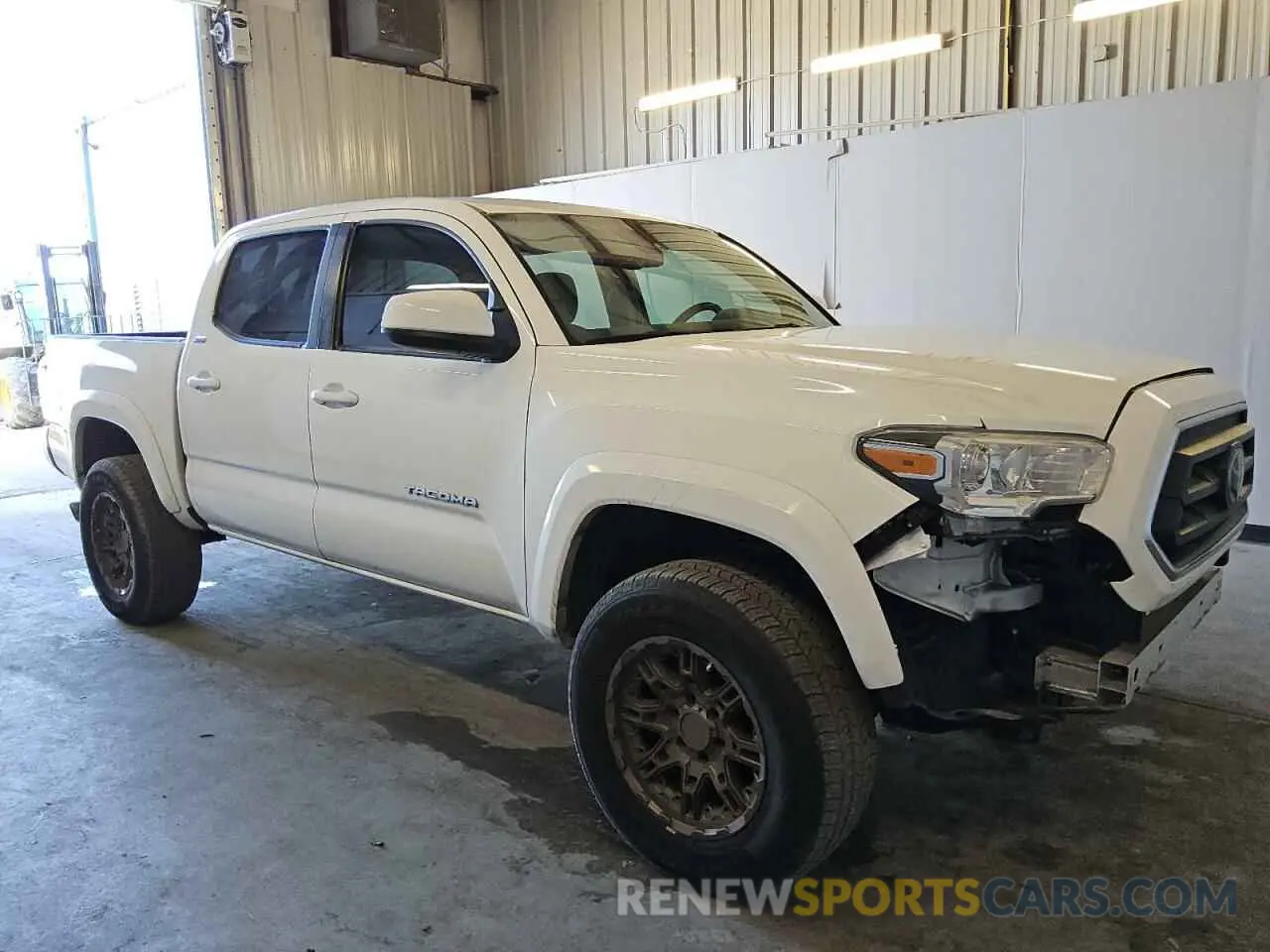 4 Photograph of a damaged car 3TMAZ5CN3MM156440 TOYOTA TACOMA 2021