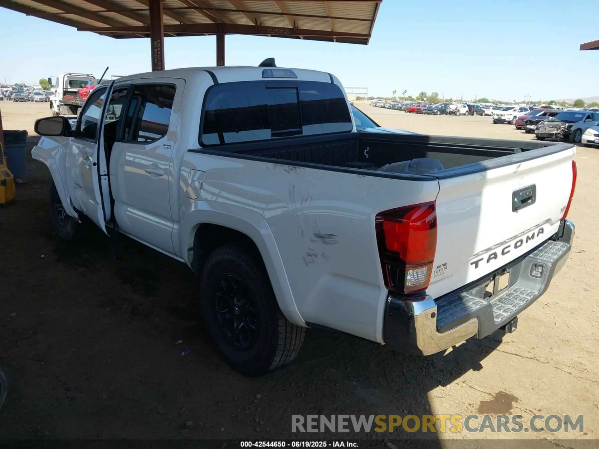 3 Photograph of a damaged car 3TMAZ5CN4MM144667 TOYOTA TACOMA 2021