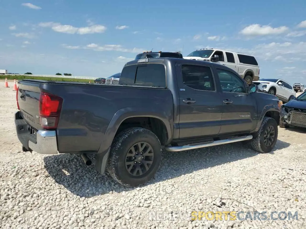 3 Фотография поврежденного автомобиля 3TMAZ5CN5MM143530 TOYOTA TACOMA 2021