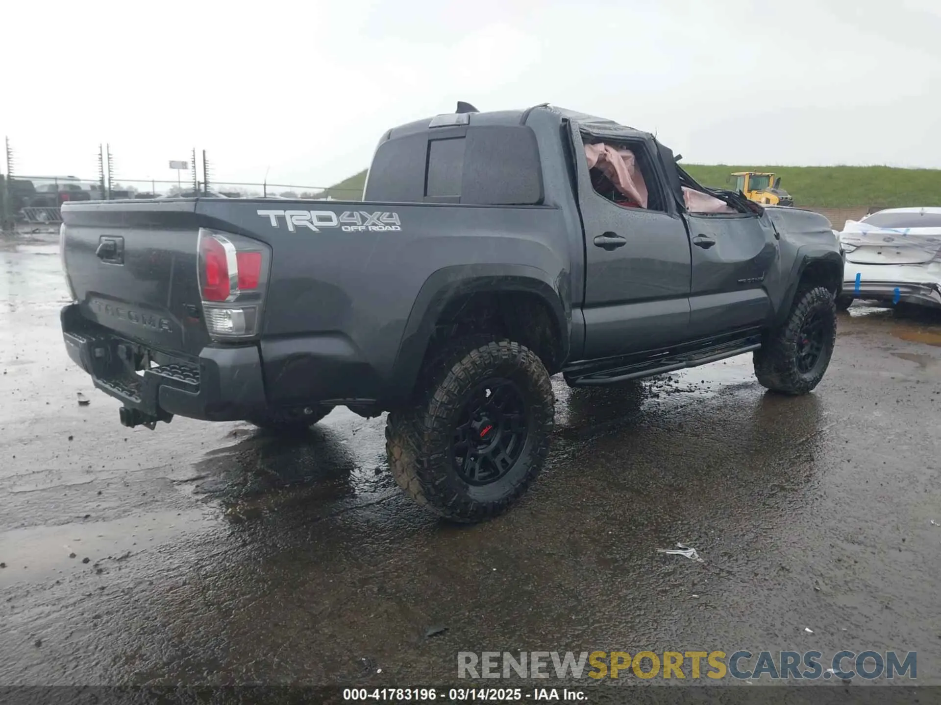 4 Photograph of a damaged car 3TMCZ5AN0MM403070 TOYOTA TACOMA 2021