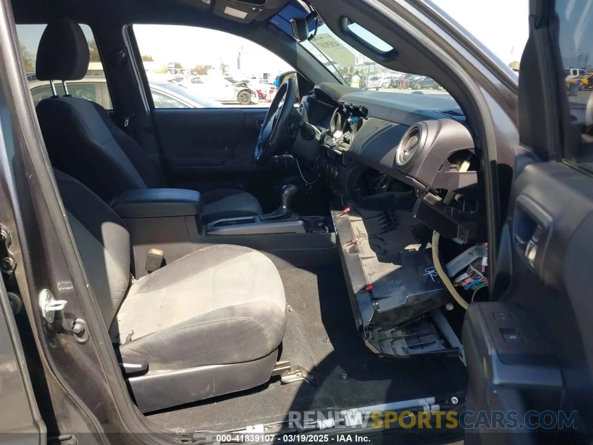 5 Photograph of a damaged car 3TMCZ5AN0MM418099 TOYOTA TACOMA 2021