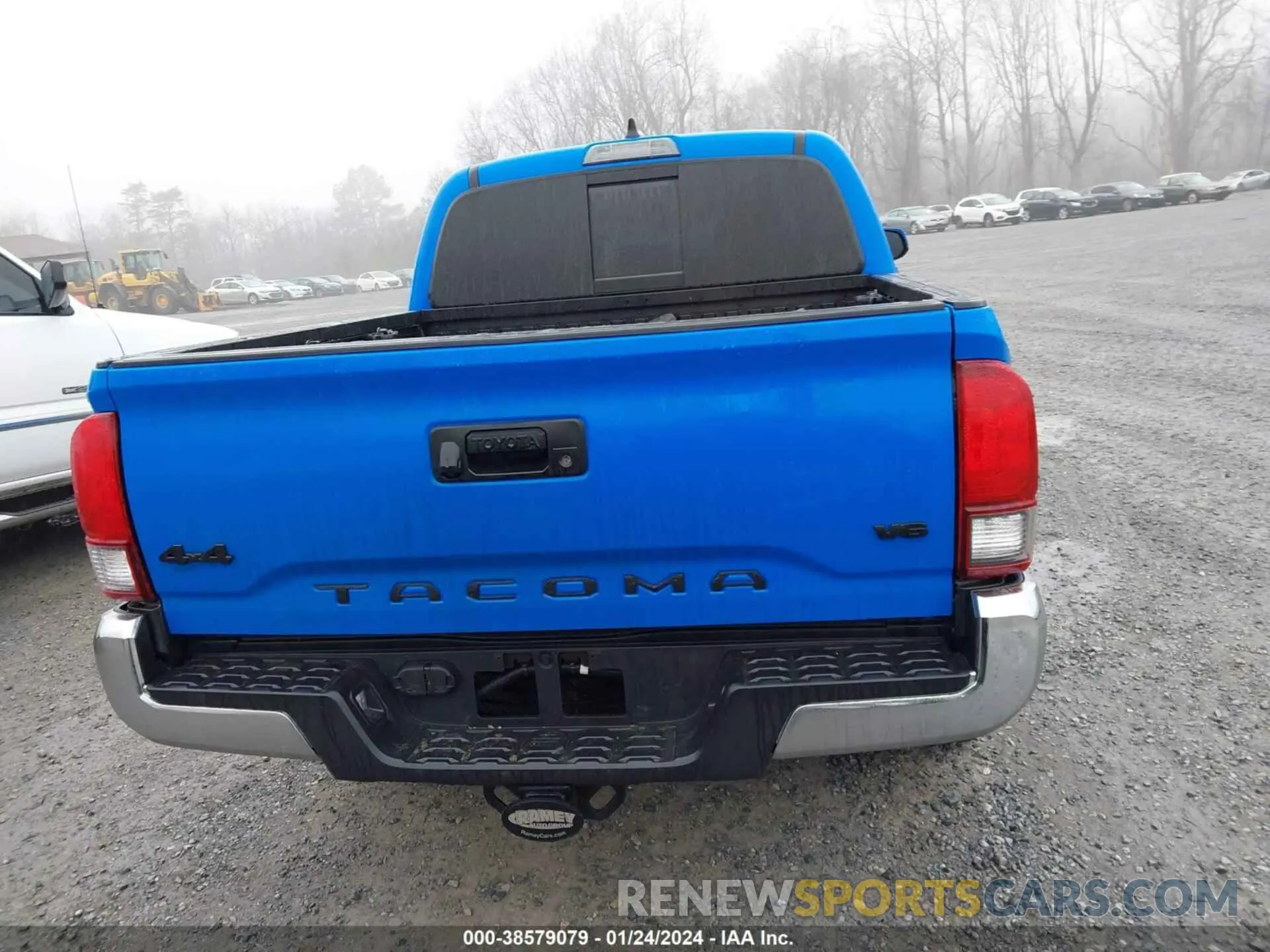 17 Photograph of a damaged car 3TMCZ5AN1MM398901 TOYOTA TACOMA 2021