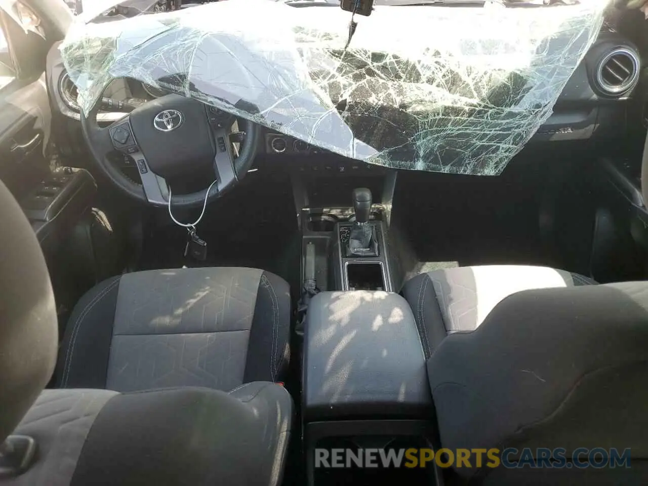 8 Photograph of a damaged car 3TMCZ5AN1MM440032 TOYOTA TACOMA 2021