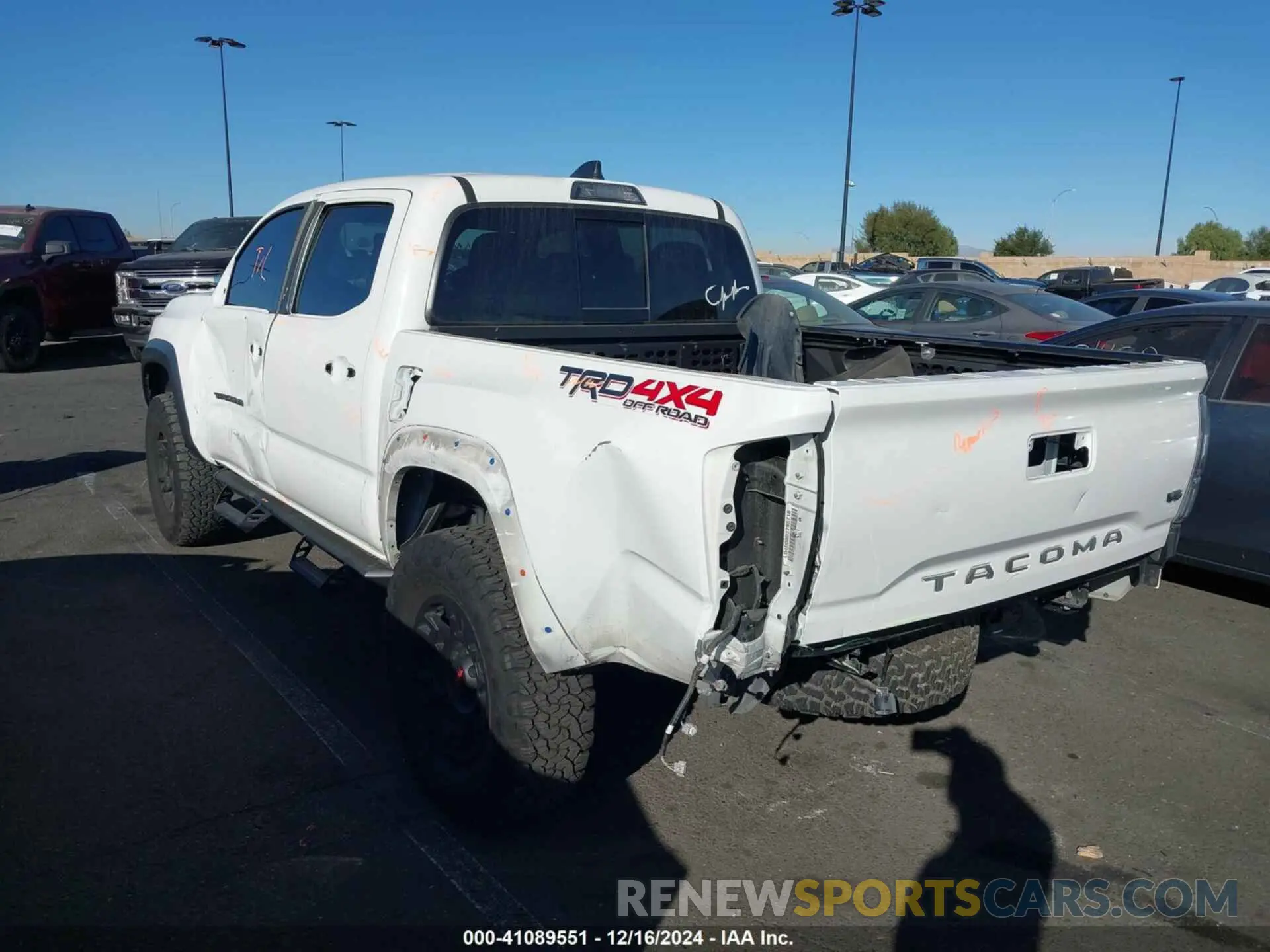 3 Фотография поврежденного автомобиля 3TMCZ5AN2MM405662 TOYOTA TACOMA 2021