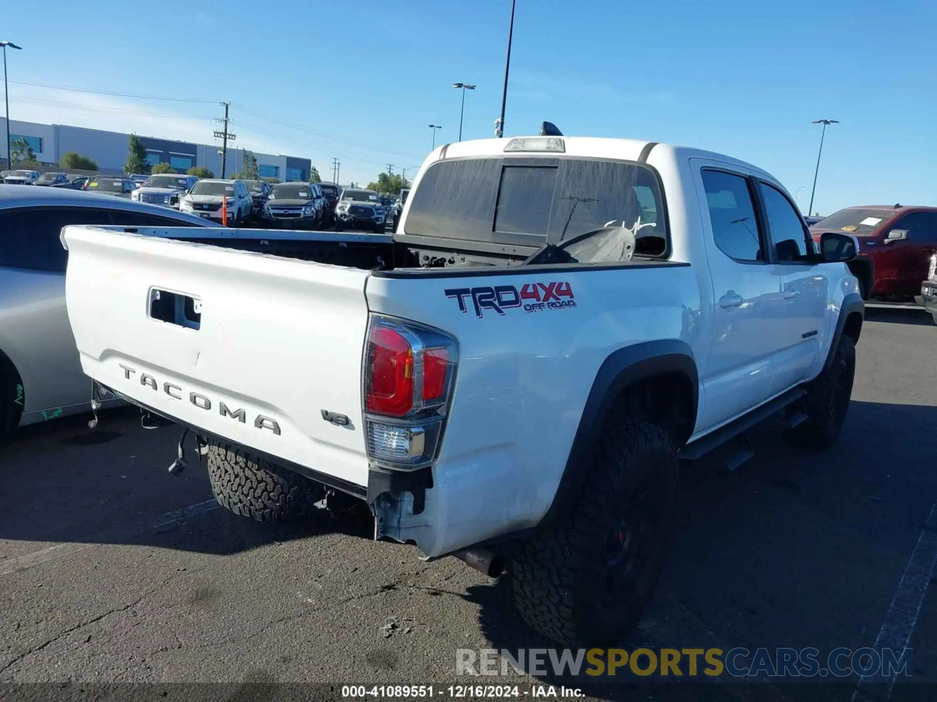 4 Фотография поврежденного автомобиля 3TMCZ5AN2MM405662 TOYOTA TACOMA 2021