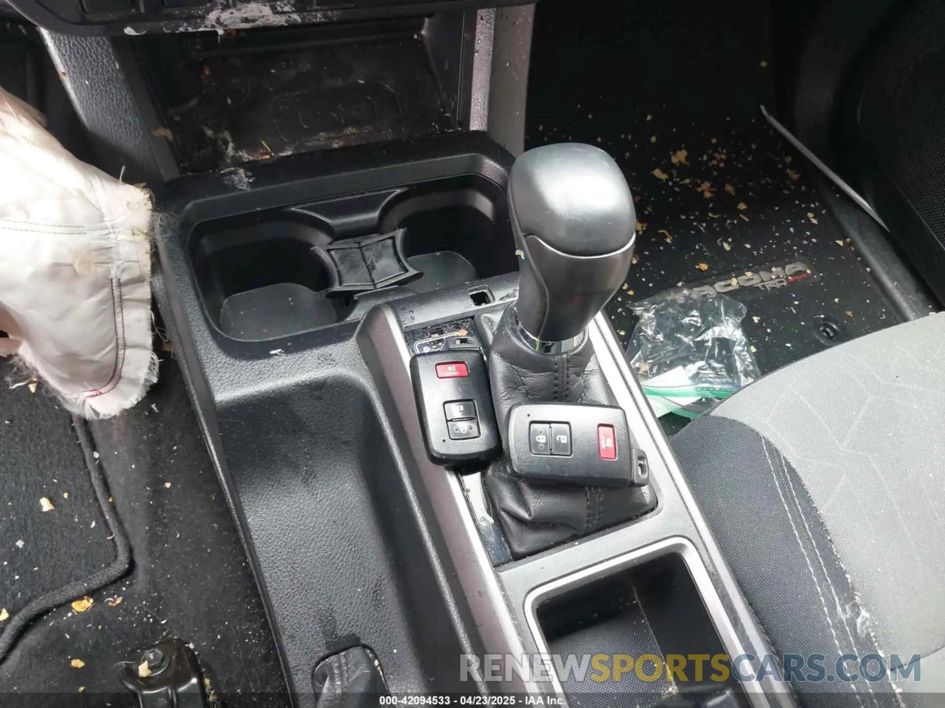 11 Photograph of a damaged car 3TMCZ5AN2MM405869 TOYOTA TACOMA 2021