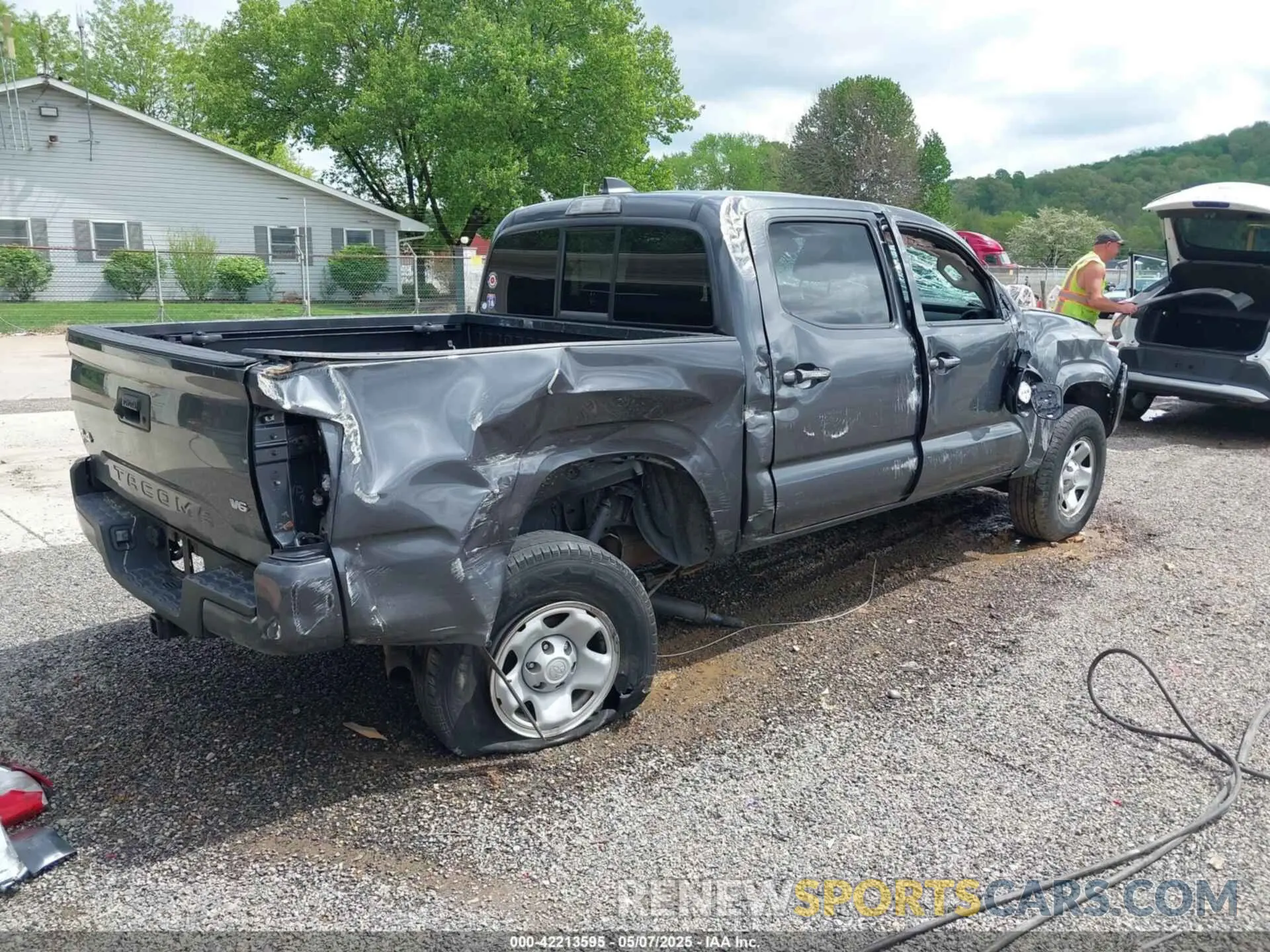4 Photograph of a damaged car 3TMCZ5AN3MM391061 TOYOTA TACOMA 2021