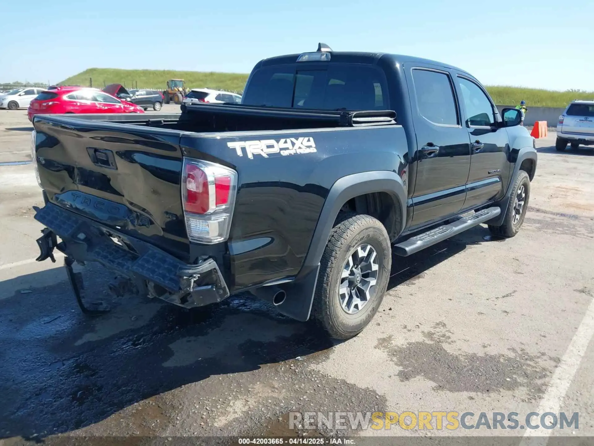 4 Фотография поврежденного автомобиля 3TMCZ5AN3MM421868 TOYOTA TACOMA 2021