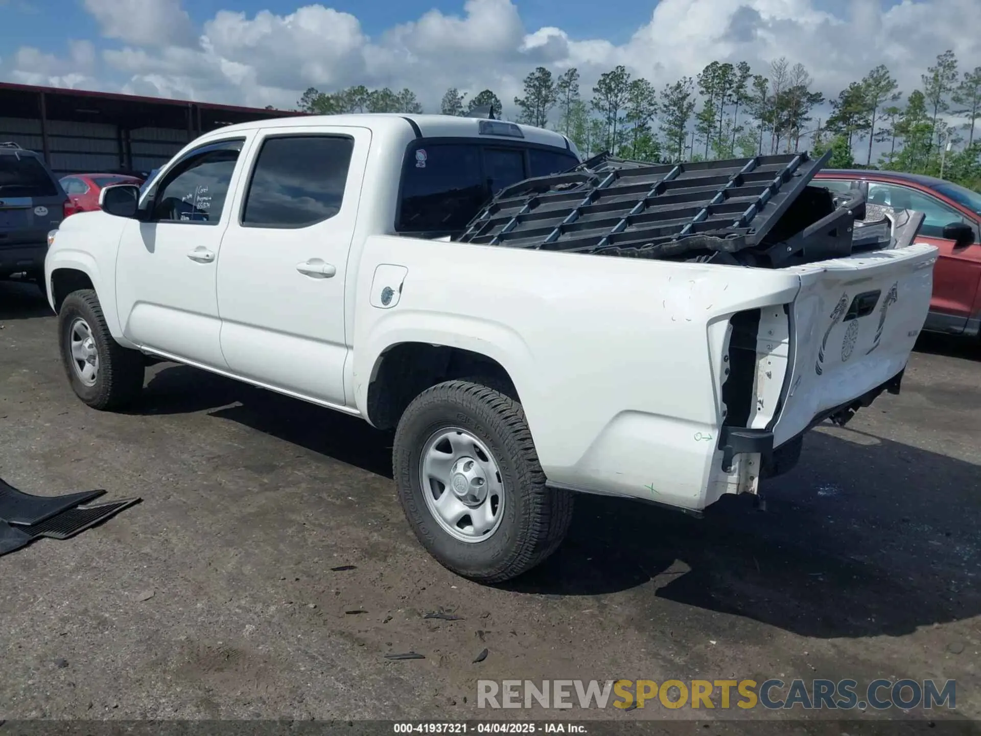 3 Фотография поврежденного автомобиля 3TMCZ5AN4MM418705 TOYOTA TACOMA 2021