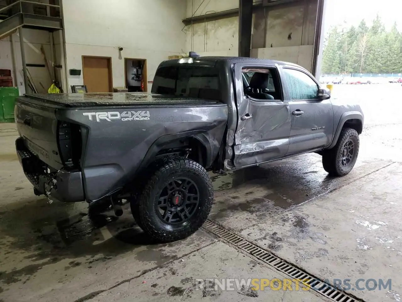 3 Фотография поврежденного автомобиля 3TMCZ5AN4MM421605 TOYOTA TACOMA 2021
