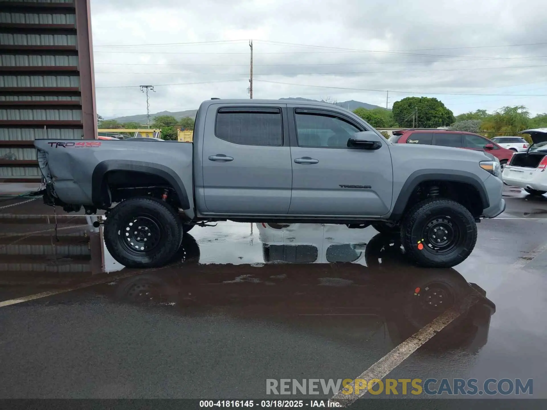 12 Photograph of a damaged car 3TMCZ5AN5MM416056 TOYOTA TACOMA 2021