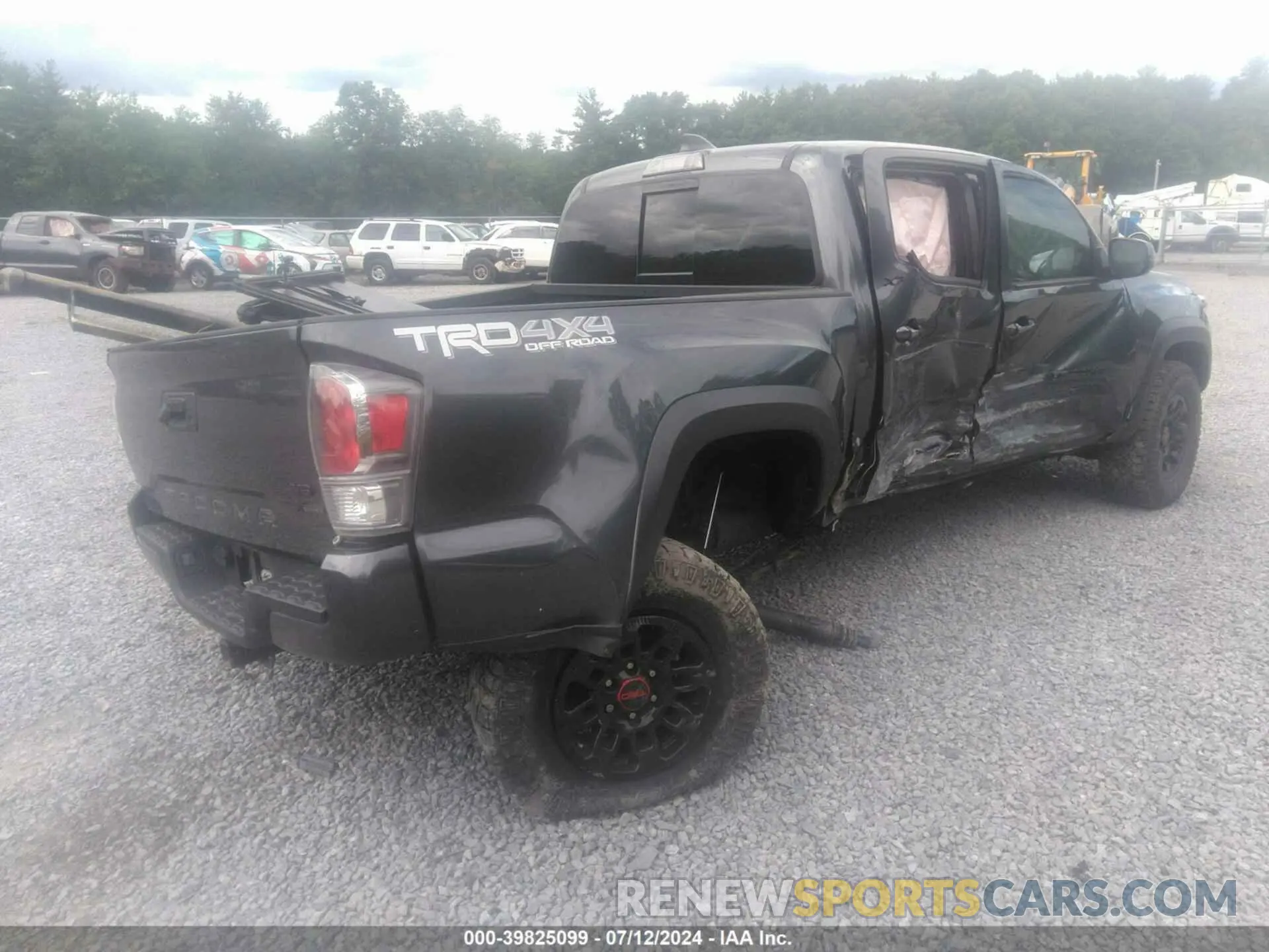 4 Photograph of a damaged car 3TMCZ5AN6MM437370 TOYOTA TACOMA 2021