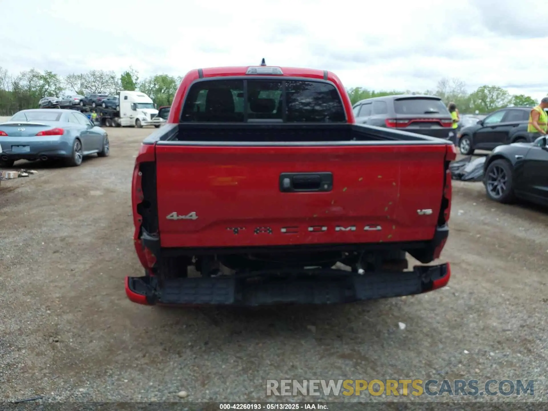 17 Photograph of a damaged car 3TMCZ5AN6MM444433 TOYOTA TACOMA 2021