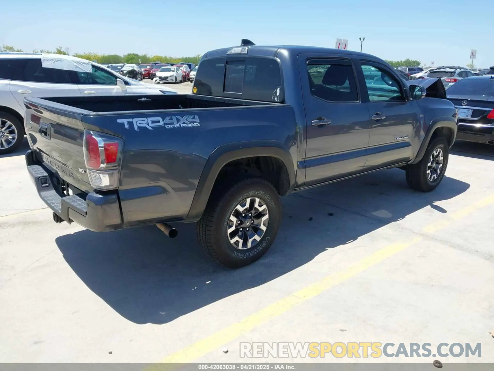 4 Фотография поврежденного автомобиля 3TMCZ5AN7MM399387 TOYOTA TACOMA 2021