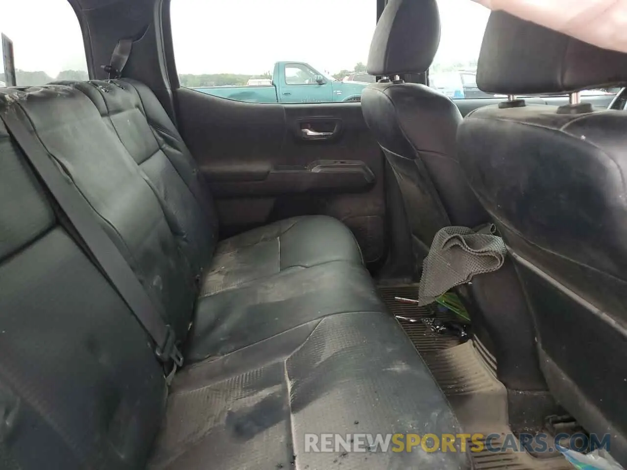 10 Photograph of a damaged car 3TMCZ5AN7MM406922 TOYOTA TACOMA 2021
