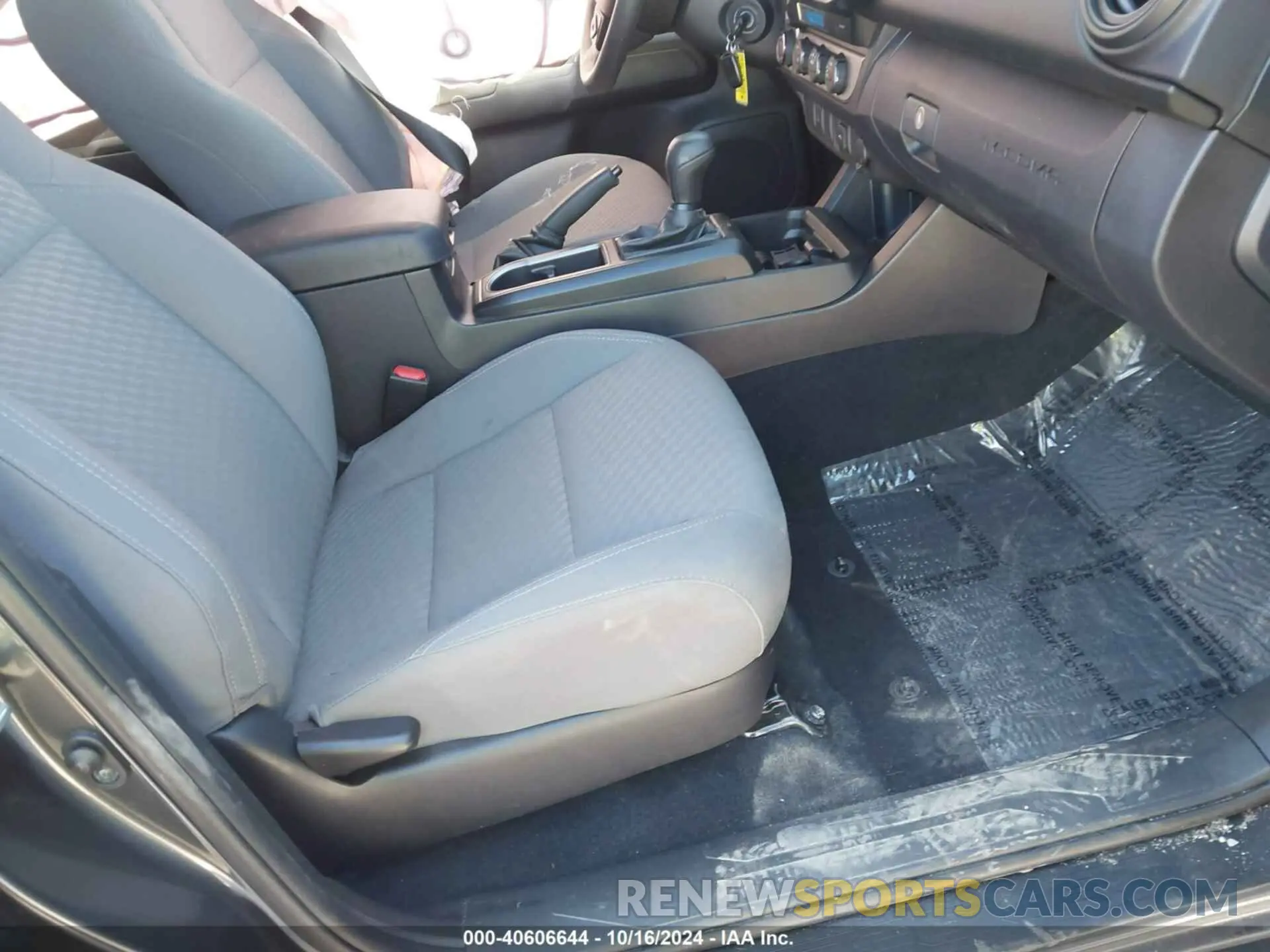 5 Photograph of a damaged car 3TMCZ5AN8MM373834 TOYOTA TACOMA 2021