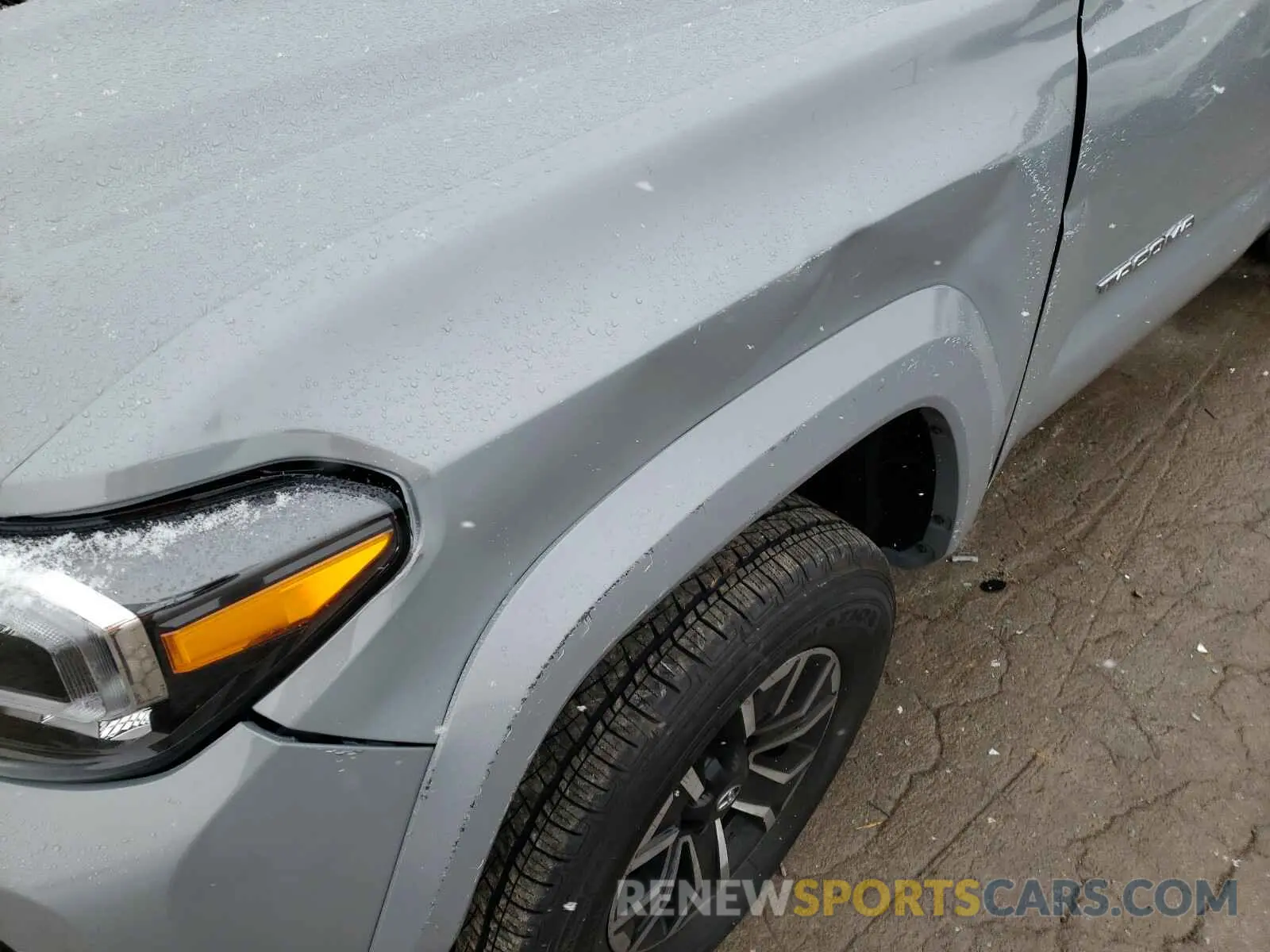 9 Photograph of a damaged car 3TMCZ5ANXMM388688 TOYOTA TACOMA 2021