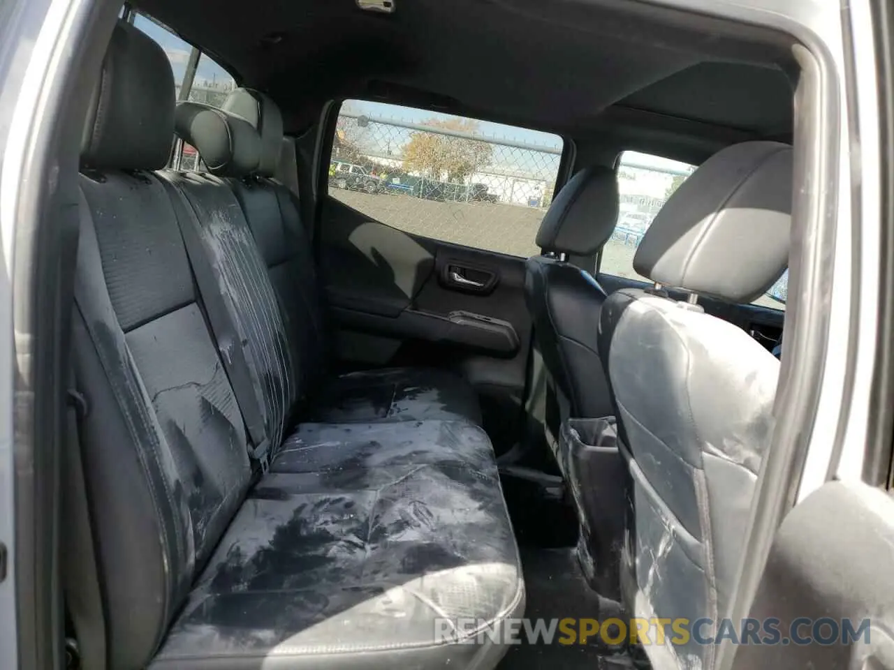 6 Photograph of a damaged car 3TMDZ5BN0MM108764 TOYOTA TACOMA 2021
