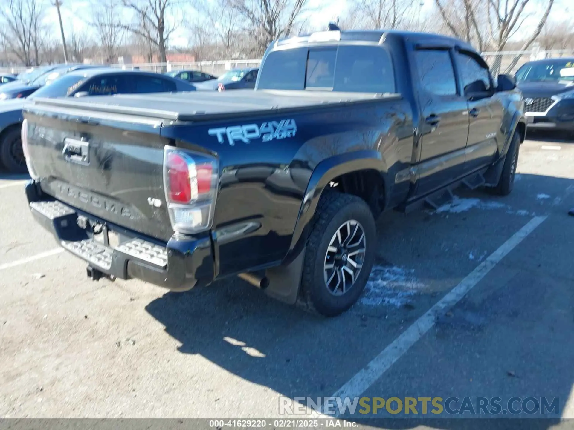 4 Photograph of a damaged car 3TMDZ5BN4MM117564 TOYOTA TACOMA 2021