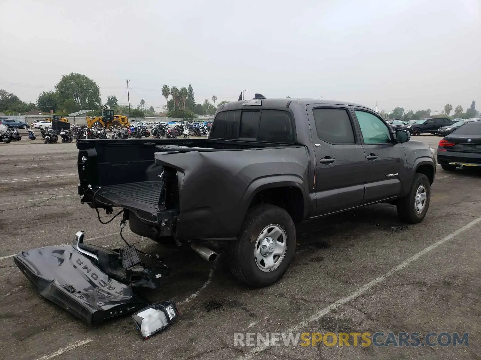 4 Photograph of a damaged car 3TYAX5GN6MT014605 TOYOTA TACOMA 2021
